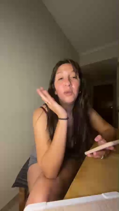 Queenyes live cam on Cam4
