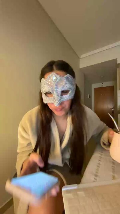Queenyes live cam on Cam4