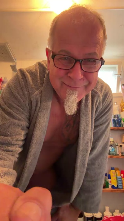 Queersali66 live cam on Cam4