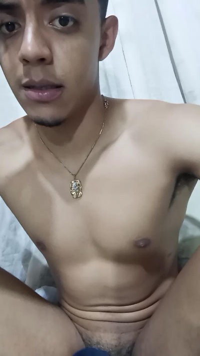 Quentaro live cam on Cam4