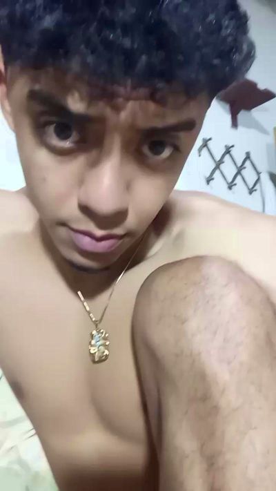Quentaro live cam on Cam4