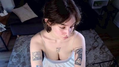 QuianaGrebe live cam on Cam4