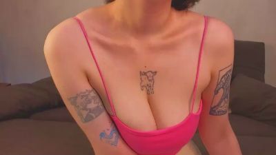 QuianaGrebe live cam on Cam4