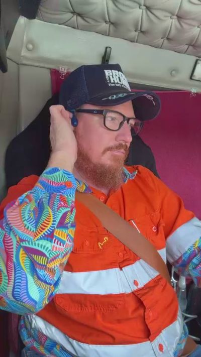 Quietjames1977 live cam on Cam4