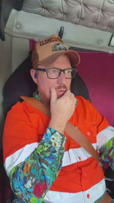 Quietjames1977 live cam on Cam4