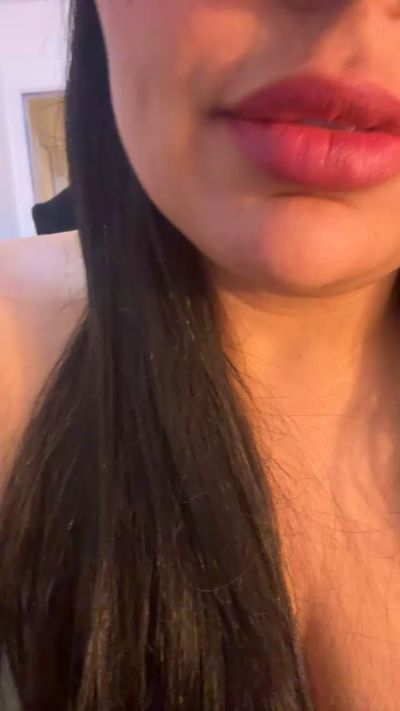 Quiqui28 live cam on Cam4