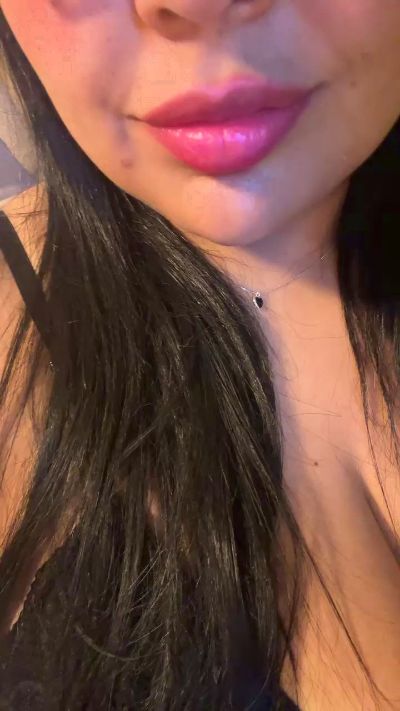 Quiqui28 live cam on Cam4