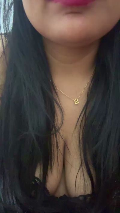Quiqui28 live cam on Cam4