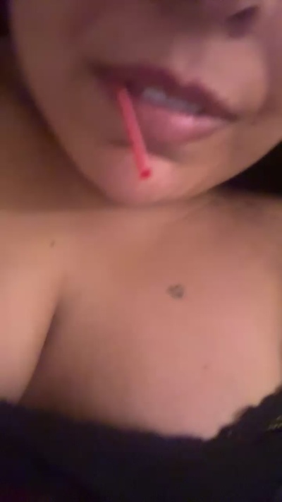Quiqui28 live cam on Cam4