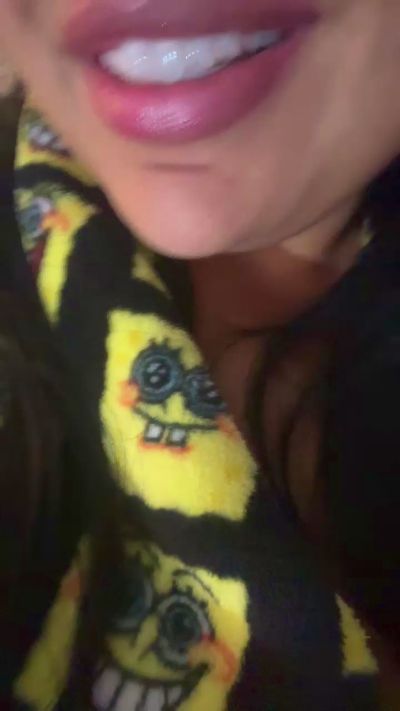 Quiqui28 live cam on Cam4