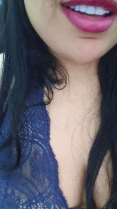 Quiqui28 live cam on Cam4