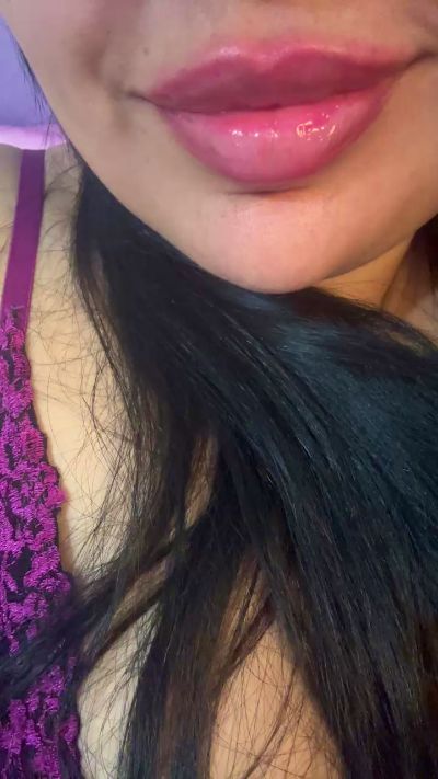 Quiqui28 live cam on Cam4