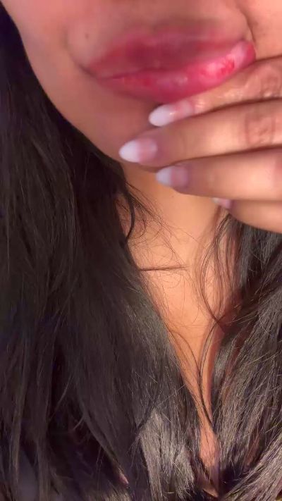 Quiqui28 live cam on Cam4