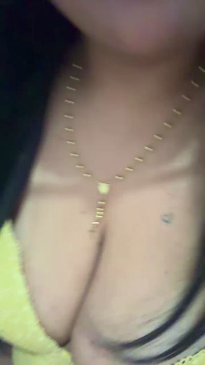 Quiqui28 live cam on Cam4