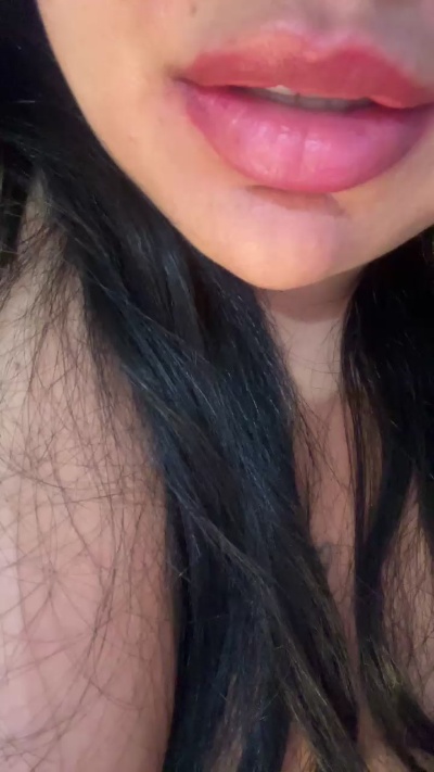 Quiqui28 live cam on Cam4