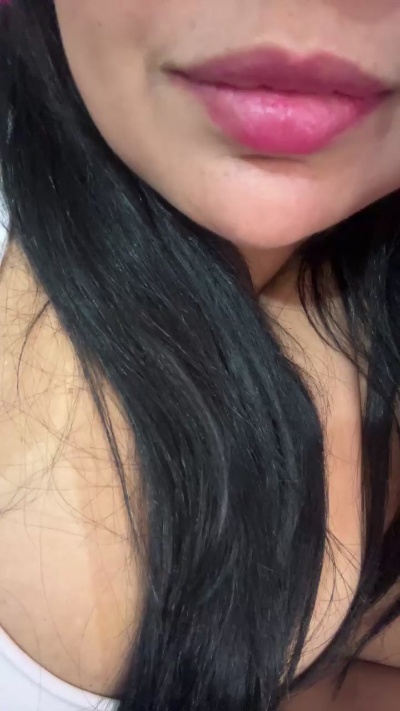 Quiqui28 live cam on Cam4