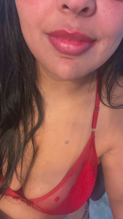 Quiqui28 live cam on Cam4