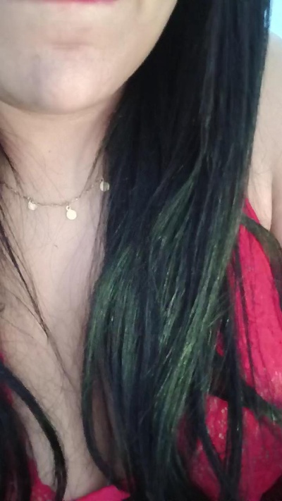 Quiqui28 live cam on Cam4