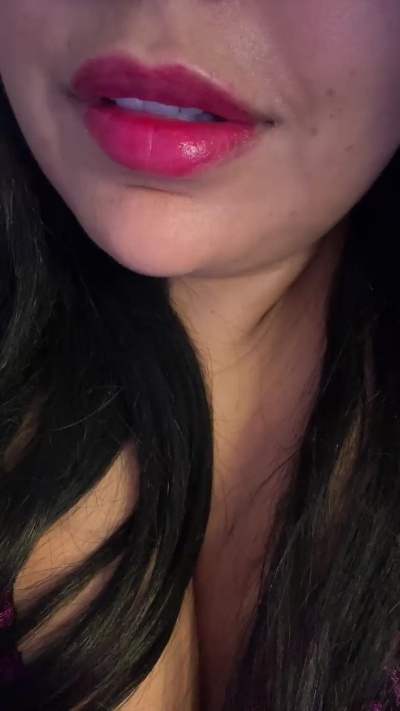 Quiqui28 live cam on Cam4