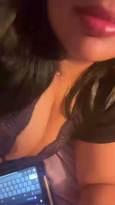 Quiqui28 live cam on Cam4