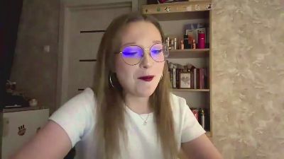QuyenAguilera live cam on Cam4