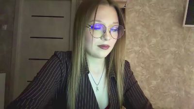 QuyenAguilera live cam on Cam4