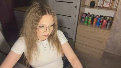QuyenAguilera live cam on Cam4