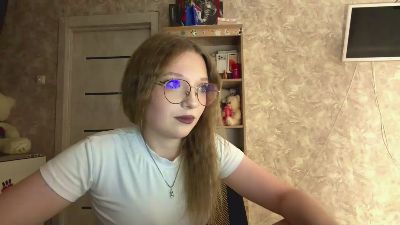 QuyenAguilera live cam on Cam4
