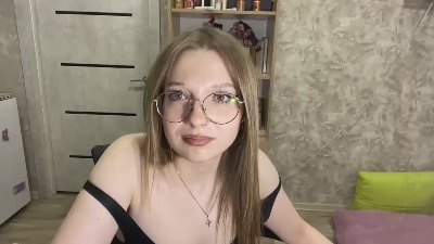 QuyenAguilera live cam on Cam4