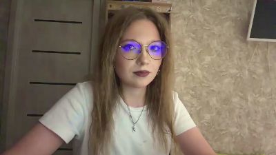 QuyenAguilera live cam on Cam4