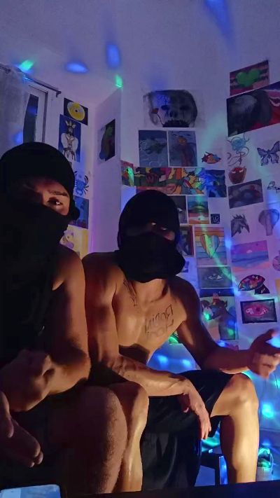 R0b1nh00d2026 live cam on Cam4