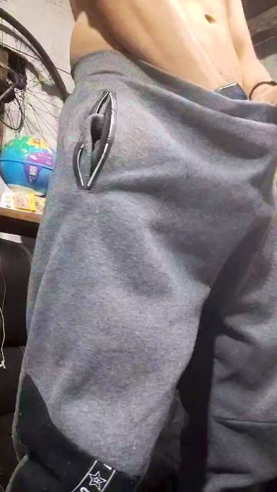 RAUL2T9 live cam on Cam4