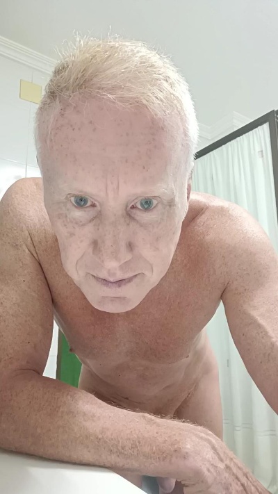 REDHEADALICANTE live cam on Cam4
