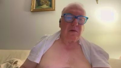 RIG70 live cam on Cam4