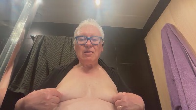 RIG70 live cam on Cam4