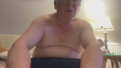 RIG70 live cam on Cam4