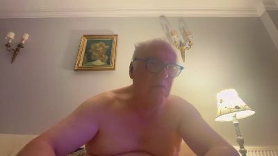 RIG70 live cam on Cam4