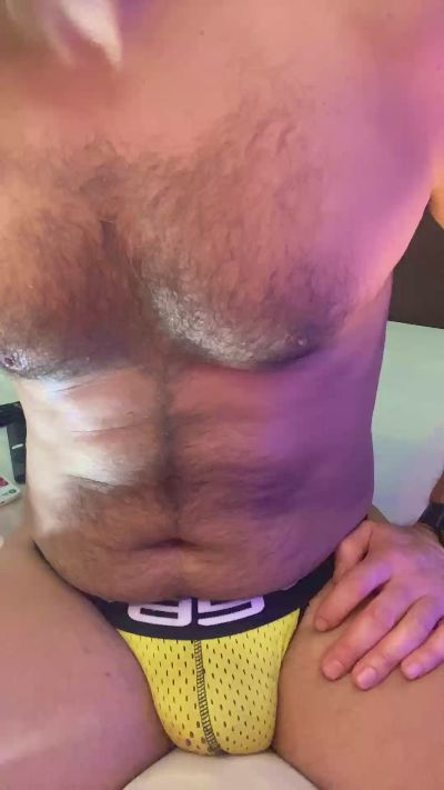 ROGER28BCN live cam on Cam4