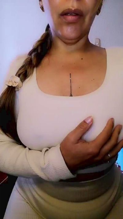 RUBIA40_OFI live cam on Cam4