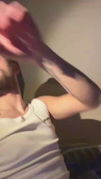 Raapos1 live cam on Cam4