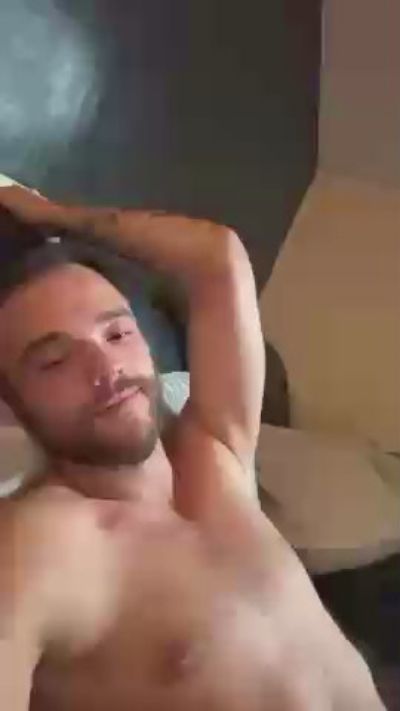 Raapos1 live cam on Cam4