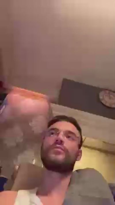 Raapos1 live cam on Cam4