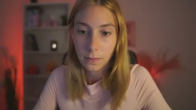 RachelMoore18 live cam on Cam4