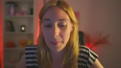 RachelMoore18 live cam on Cam4