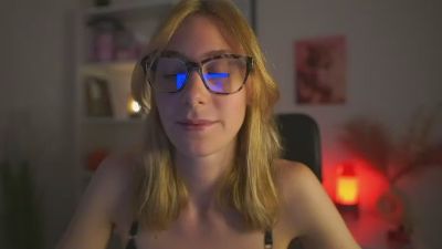 RachelMoore18 live cam on Cam4