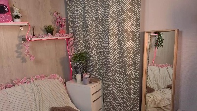 RacquelSrour live cam on Cam4