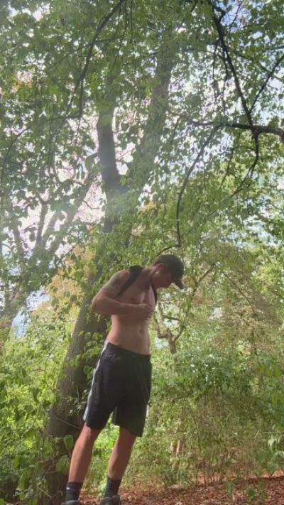 RadBtm live cam on Cam4
