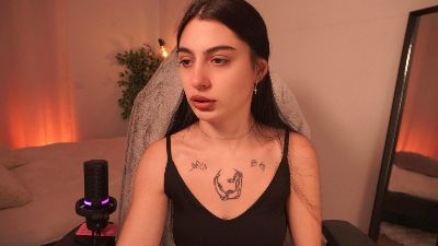 Radiant_Luna live cam on Cam4