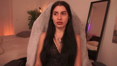 Radiant_Luna live cam on Cam4