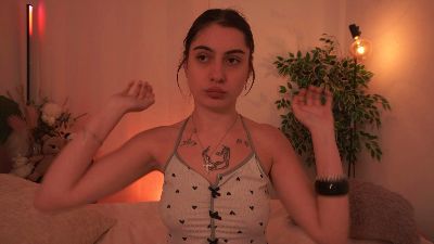 Radiant_Luna live cam on Cam4